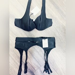 NWT Luxury 60s Vintage inspired Bra and Garter Set
